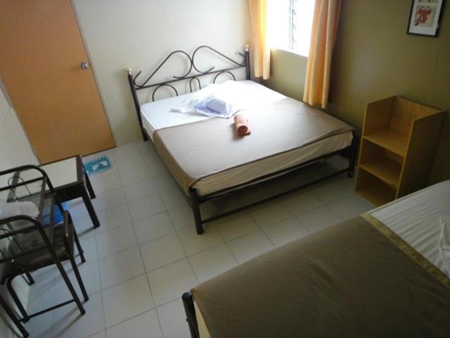 Eight Mentigi Guesthouse Cameron Highlands Room photo