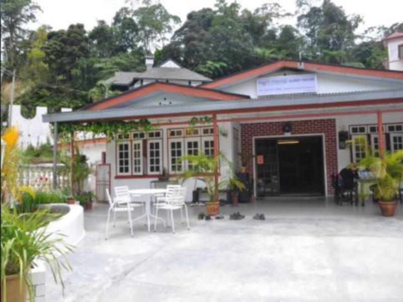 Eight Mentigi Guesthouse Cameron Highlands Exterior photo
