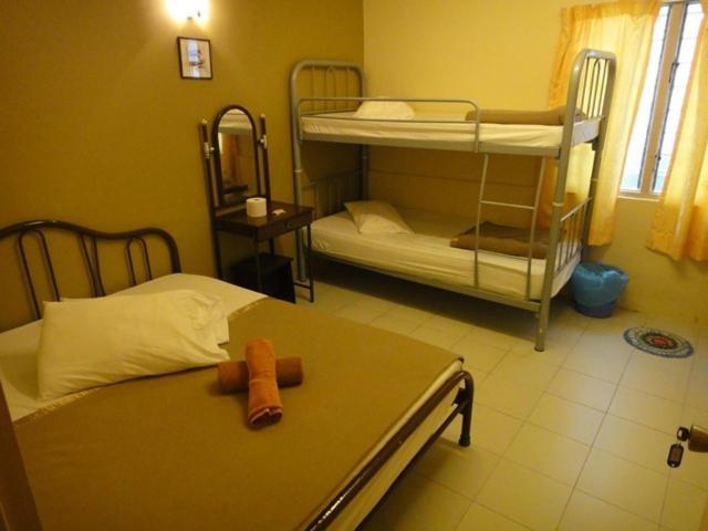 Eight Mentigi Guesthouse Cameron Highlands Exterior photo