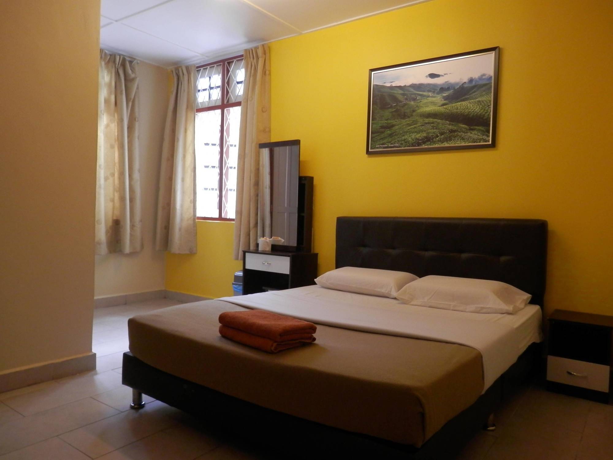 Eight Mentigi Guesthouse Cameron Highlands Exterior photo